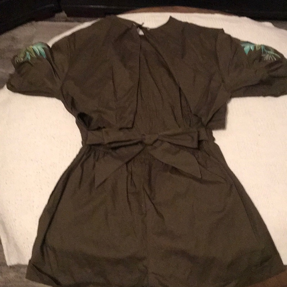 Zara Olive Roper - Picture 2 of 2